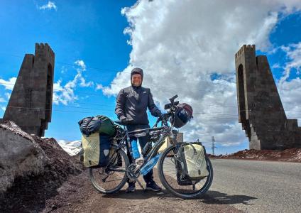 Met Joost Reus mee op zijn avontuurlijke fietsreis